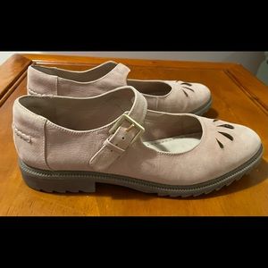 Clarks ballet pink suede Mary Jane flats. Super cute with pants or skirts. Comfy